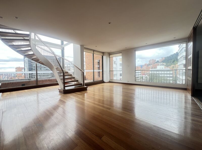 Apartamento en arriendo Cundinamarca Bogotá Los Rosales 238 m2 Habitaciones 3 Baños 4 Garajes 3 Precio $15000000