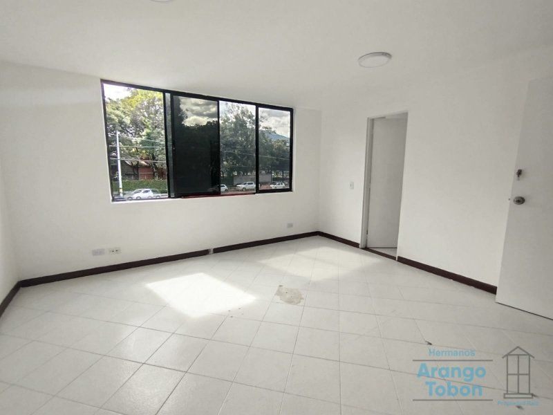 Oficina en arriendo Antioquia Medellín Santa Rosa De Lima 25 m2 Habitaciones 0 Baños 1 Garajes 0 Precio $1700000