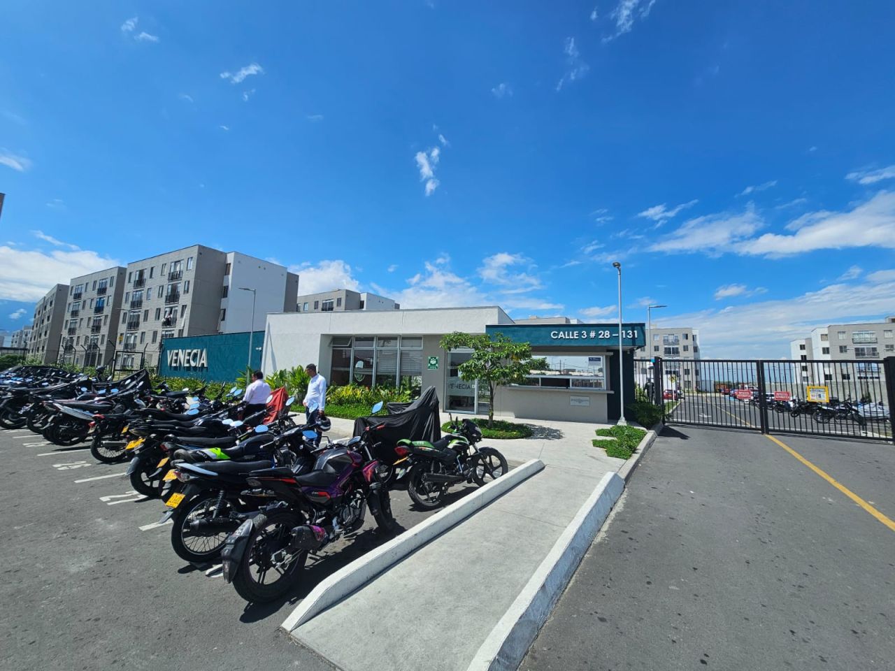 Apartamento en arriendo Valle Del Cauca Palmira Cr Venecia 47 m2 Habitaciones 3 Baños 2 Garajes 1 Precio $1200000