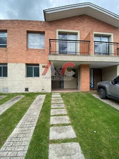 Casa en arriendo Cundinamarca Mosquera Mosquera 100 m2 Habitaciones 3 Baños 3 Garajes 2 Precio $3700000