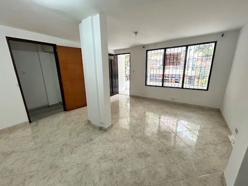 Apartamento en arriendo Antioquia Envigado El Dorado 114 m2 Habitaciones 3 Baños 2 Garajes 0 Precio $2800000