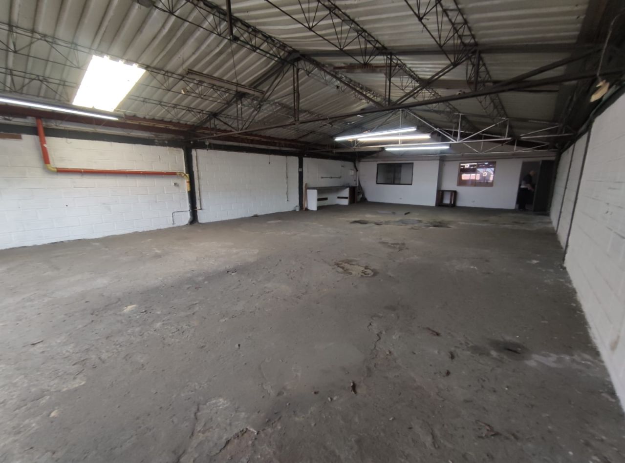 Bodega en venta Antioquia Medellín Granada 358 m2 Habitaciones 0 Baños 2 Garajes 4 Precio $2500000000