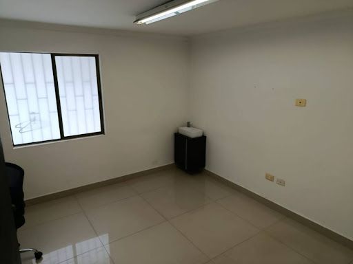 Oficina en arriendo Antioquia Medellín San Bernardo 12 m2 Habitaciones 0 Baños 0 Garajes 0 Precio $920000