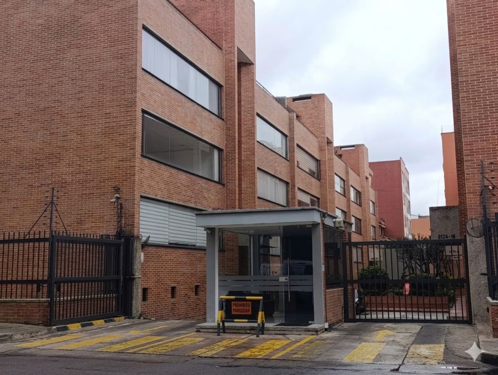 Apartamento en arriendo Cundinamarca Bogotá Santa Barbara 167 m2 Habitaciones 3 Baños 4 Garajes 2 Precio $7300000