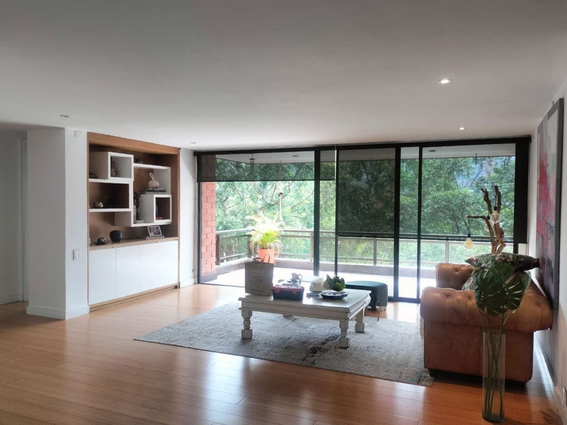 Apartamento en arriendo Antioquia Medellín La Florida 234 m2 Habitaciones 4 Baños 4 Garajes 2 Precio $11300000