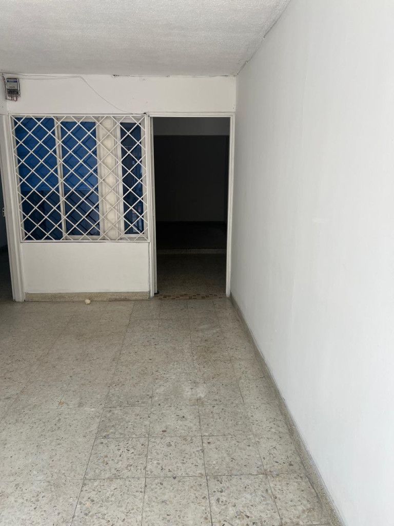 Oficina en arriendo Valle Del Cauca Cali Departamental 150 m2 Habitaciones 0 Baños 2 Garajes 1 Precio $1900000
