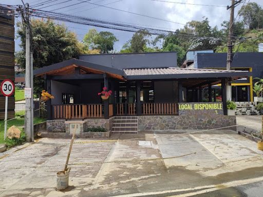 Local en arriendo Antioquia El Retiro El Retiro 550 m2 Habitaciones 0 Baños 1 Garajes 3 Precio $18000000