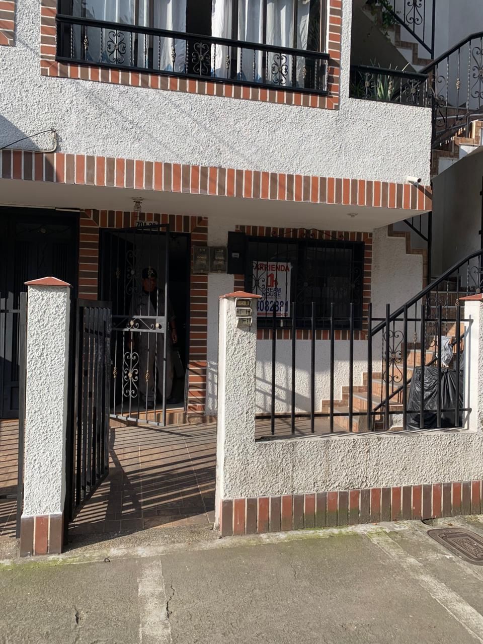 Apartamento en arriendo Antioquia Medellín San Bernardo 65 m2 Habitaciones 3 Baños 2 Garajes 0 Precio $2400000