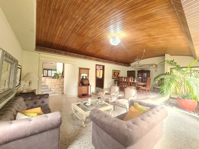 Casa en venta Sucre Sincelejo Venecia I 1000 m2 Habitaciones 6 Baños 6 Garajes 5 Precio $1500000000