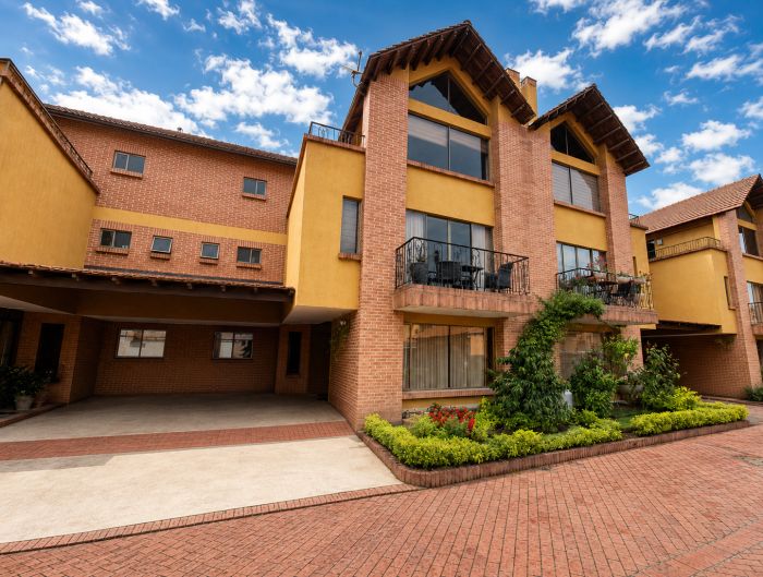 Casa en arriendo Cundinamarca Chía Cr Villa Mercedes 300 m2 Habitaciones 5 Baños 4 Garajes 2 Precio $6000000