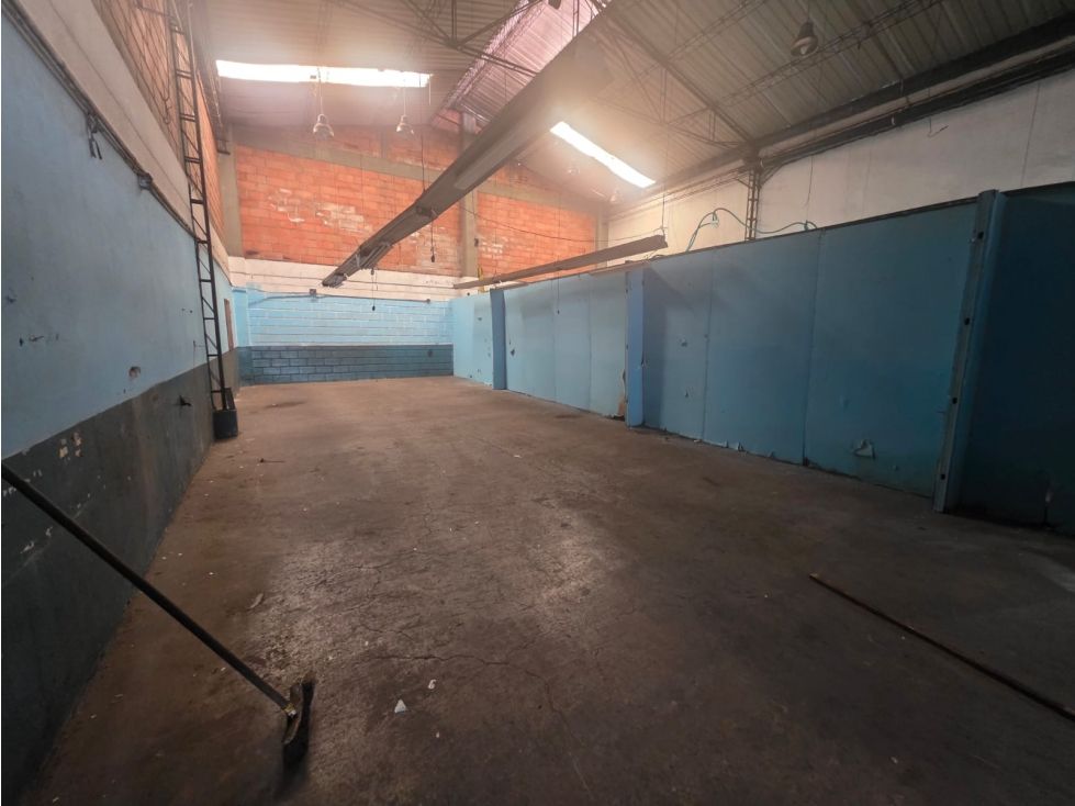 Bodega en arriendo Antioquia Medellín La Candelaria 100 m2 Habitaciones 0 Baños 1 Garajes 0 Precio $6000000