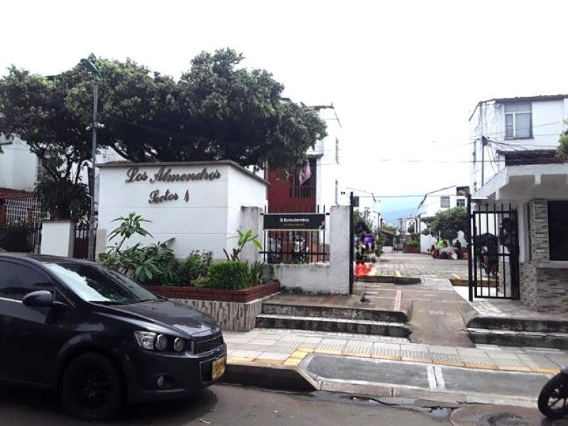 Casa en arriendo Santander Bucaramanga Urbanización Los Almendros 134 m2 Habitaciones 5 Baños 3 Garajes 0 Precio $1950000