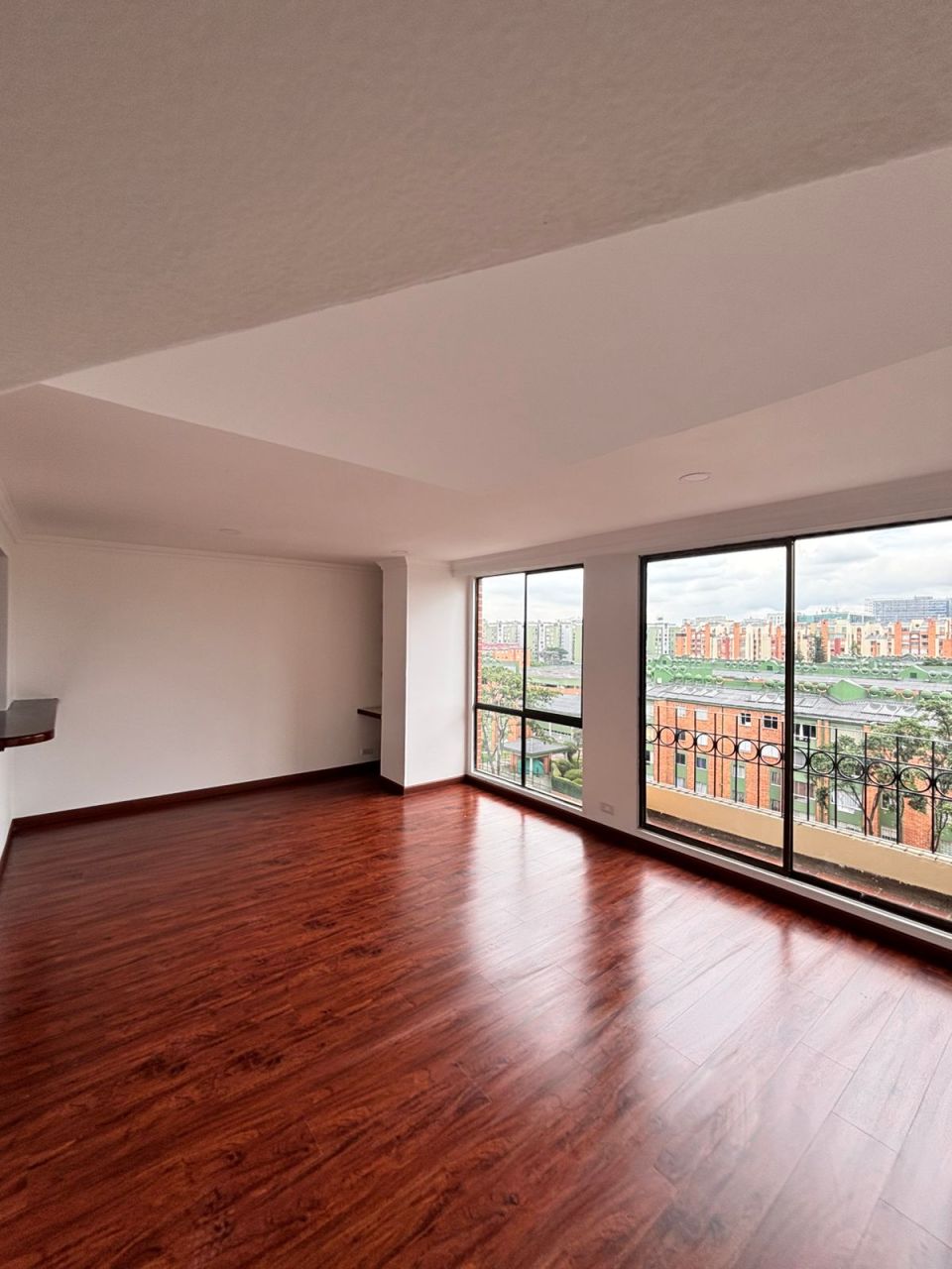 Apartamento en arriendo Cundinamarca Bogotá Terminal De Transportes 94 m2 Habitaciones 3 Baños 3 Garajes 1 Precio $4300000