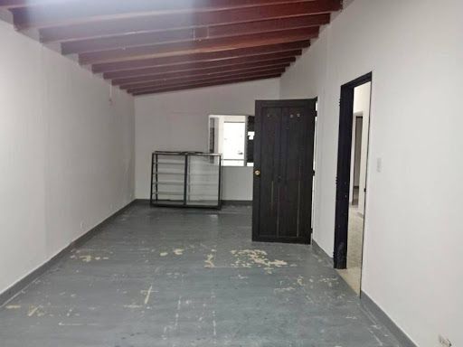 Casa en arriendo Antioquia Medellín Las Acacias 350 m2 Habitaciones 7 Baños 3 Garajes 0 Precio $7000000