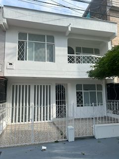 Casa en arriendo Valle Del Cauca Palmira Petruc 212 m2 Habitaciones 5 Baños 4 Garajes 1 Precio $1800000