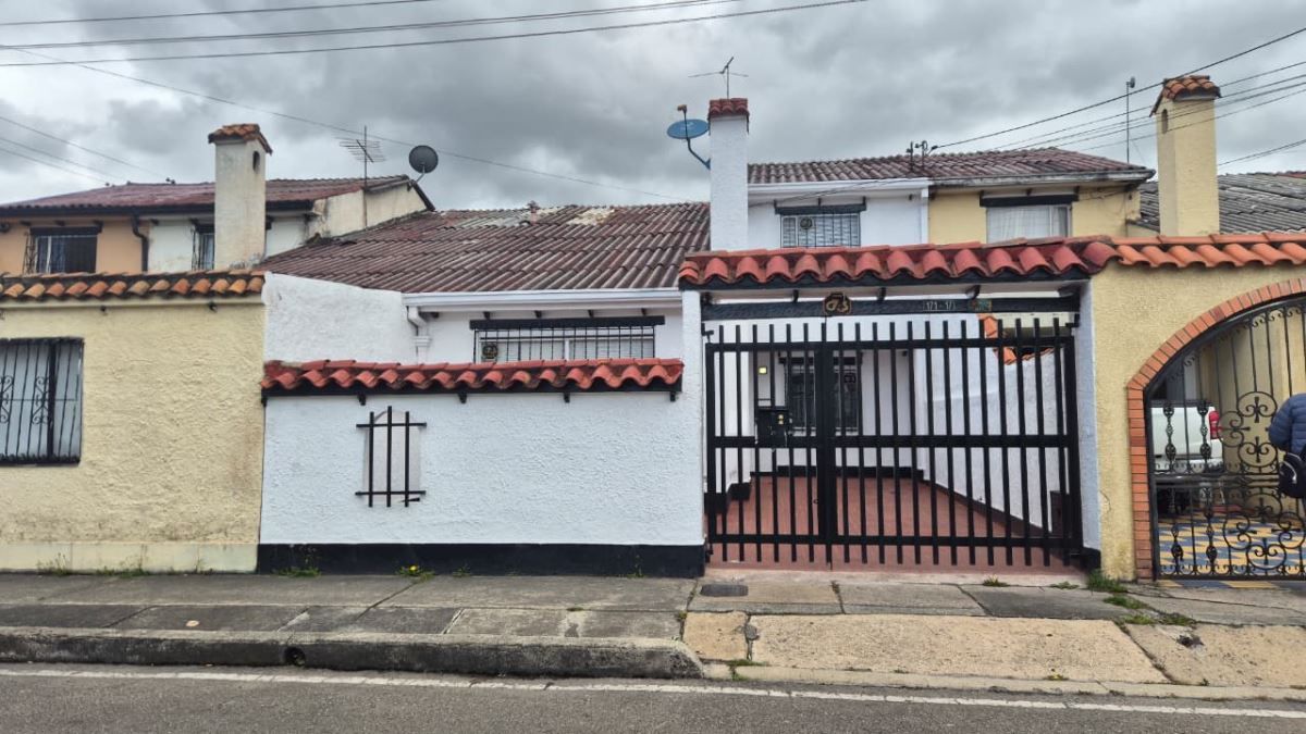 Casa en arriendo Cundinamarca Bogotá Villa Del Prado 180 m2 Habitaciones 4 Baños 3 Garajes 3 Precio $4000000