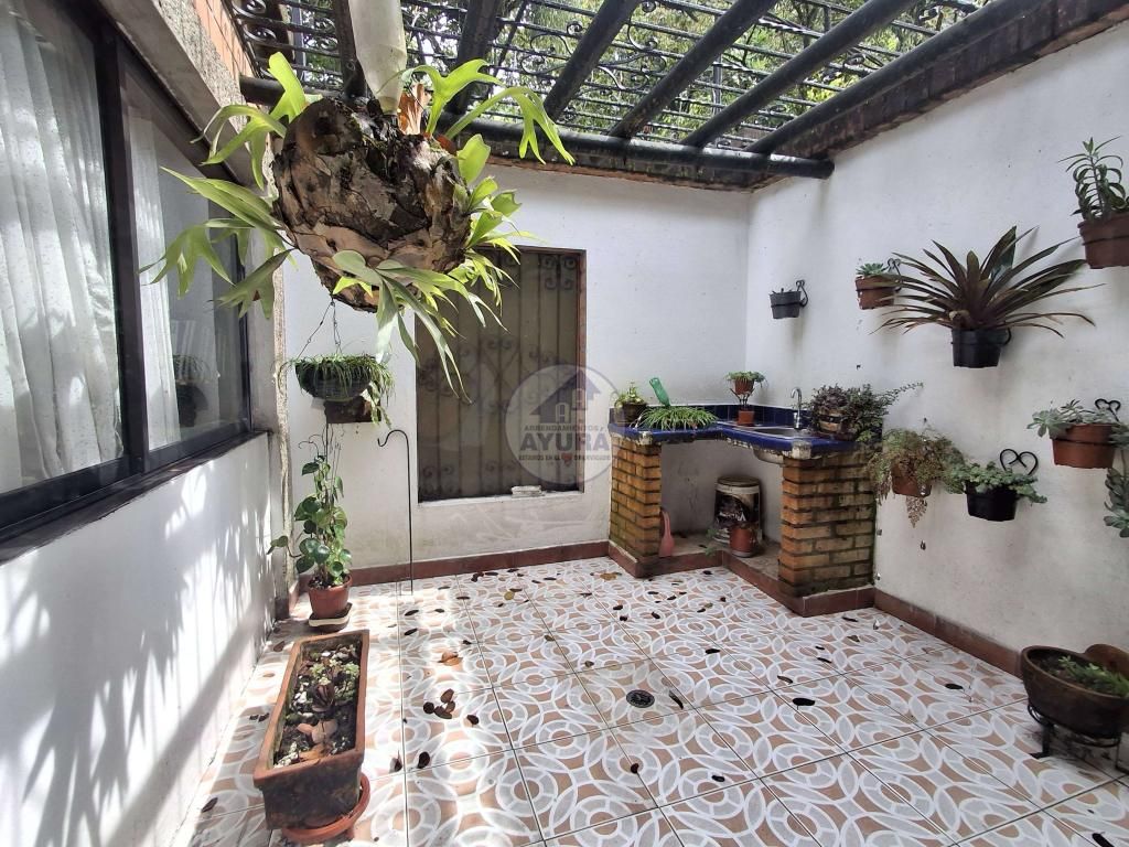 Casa en arriendo Antioquia Envigado San Sebastian 127 m2 Habitaciones 3 Baños 2 Garajes 1 Precio $6000000