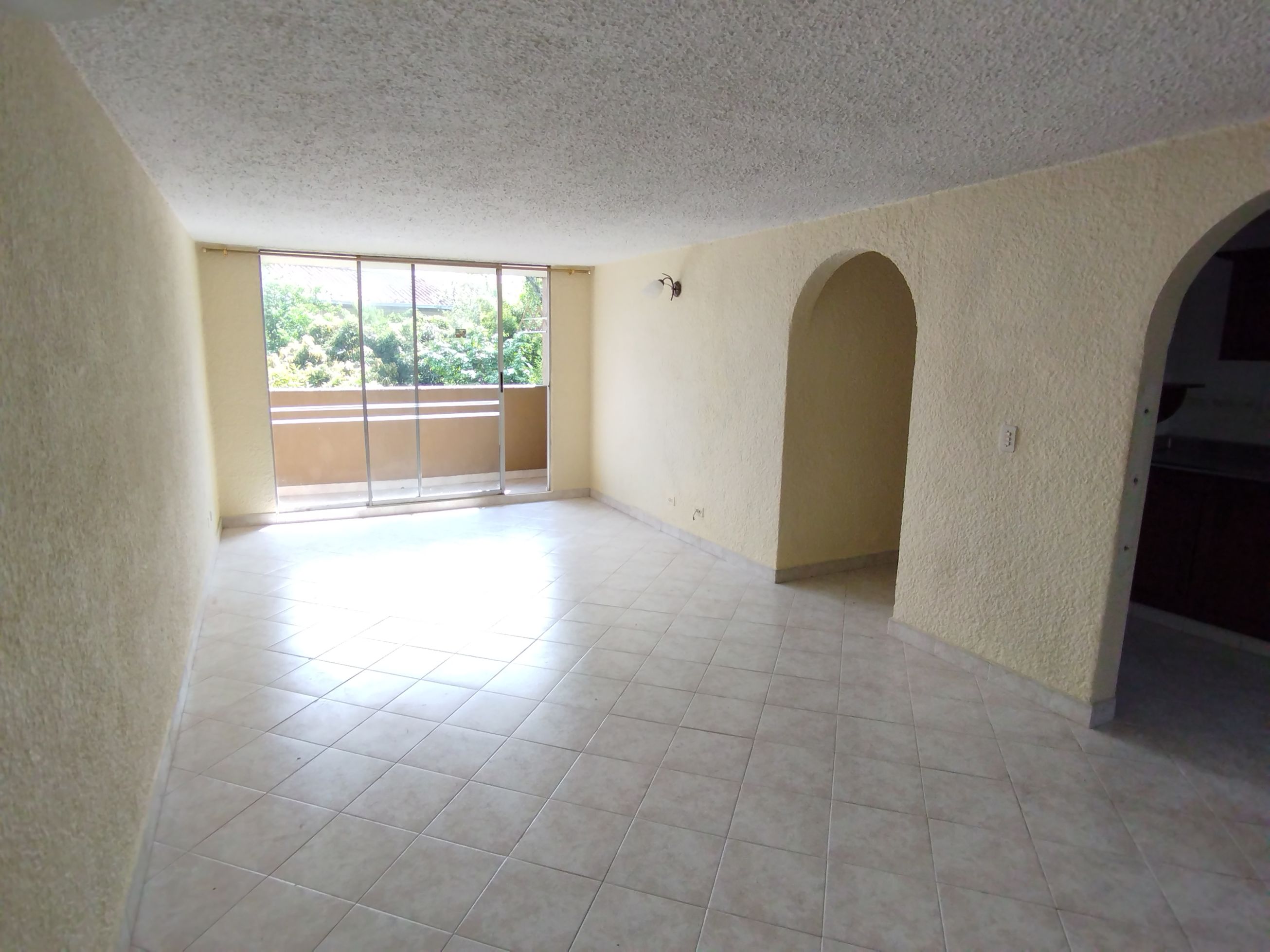 Apartamento en arriendo Antioquia Medellín Urbanizacion Los Andes 95 m2 Habitaciones 3 Baños 2 Garajes 0 Precio $2500000