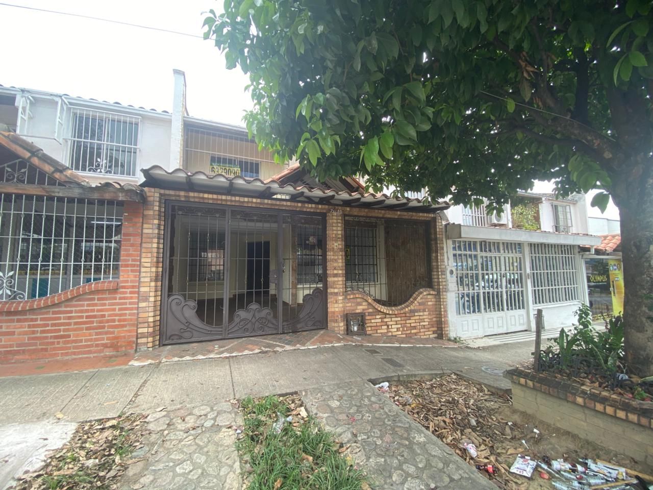 Casa en arriendo Santander Piedecuesta Quinta Granada 105 m2 Habitaciones 3 Baños 3 Garajes 1 Precio $2380000