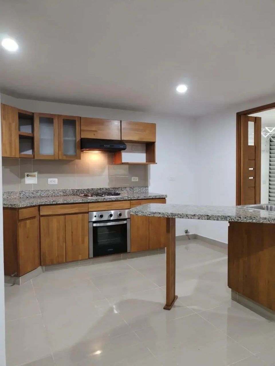 Apartamento en arriendo Antioquia Sabaneta Betania 114 m2 Habitaciones 3 Baños 3 Garajes 2 Precio $3400000