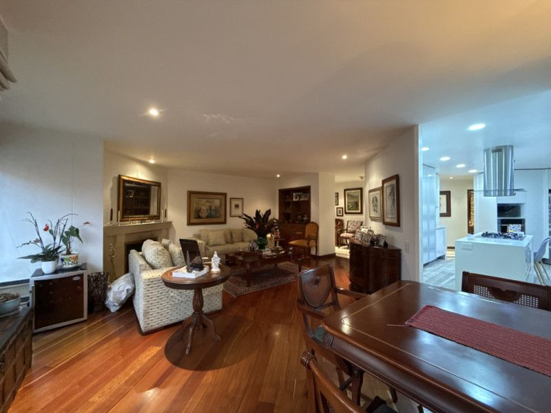 Apartamento en arriendo Cundinamarca Bogotá Santa Bibiana 219 m2 Habitaciones 3 Baños 5 Garajes 4 Precio $11050000