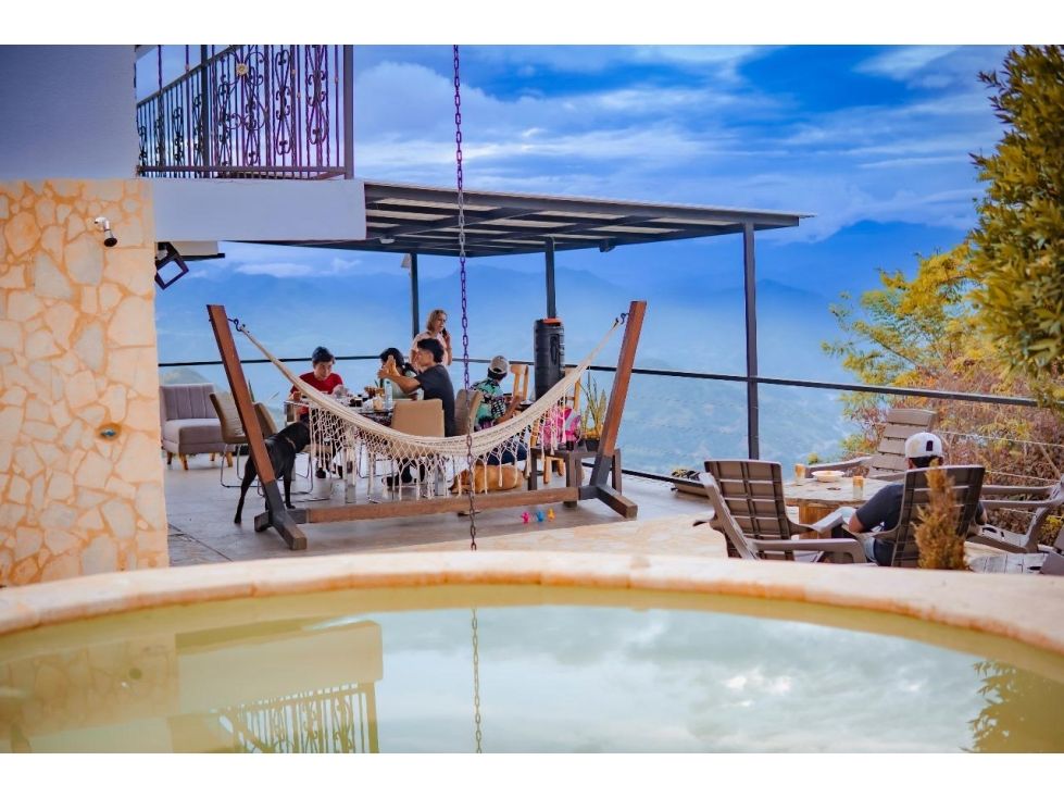 Finca en venta Antioquia Titiribí Titiribí 180 m2 Habitaciones 2 Baños 2 Garajes 9 Precio $380000000