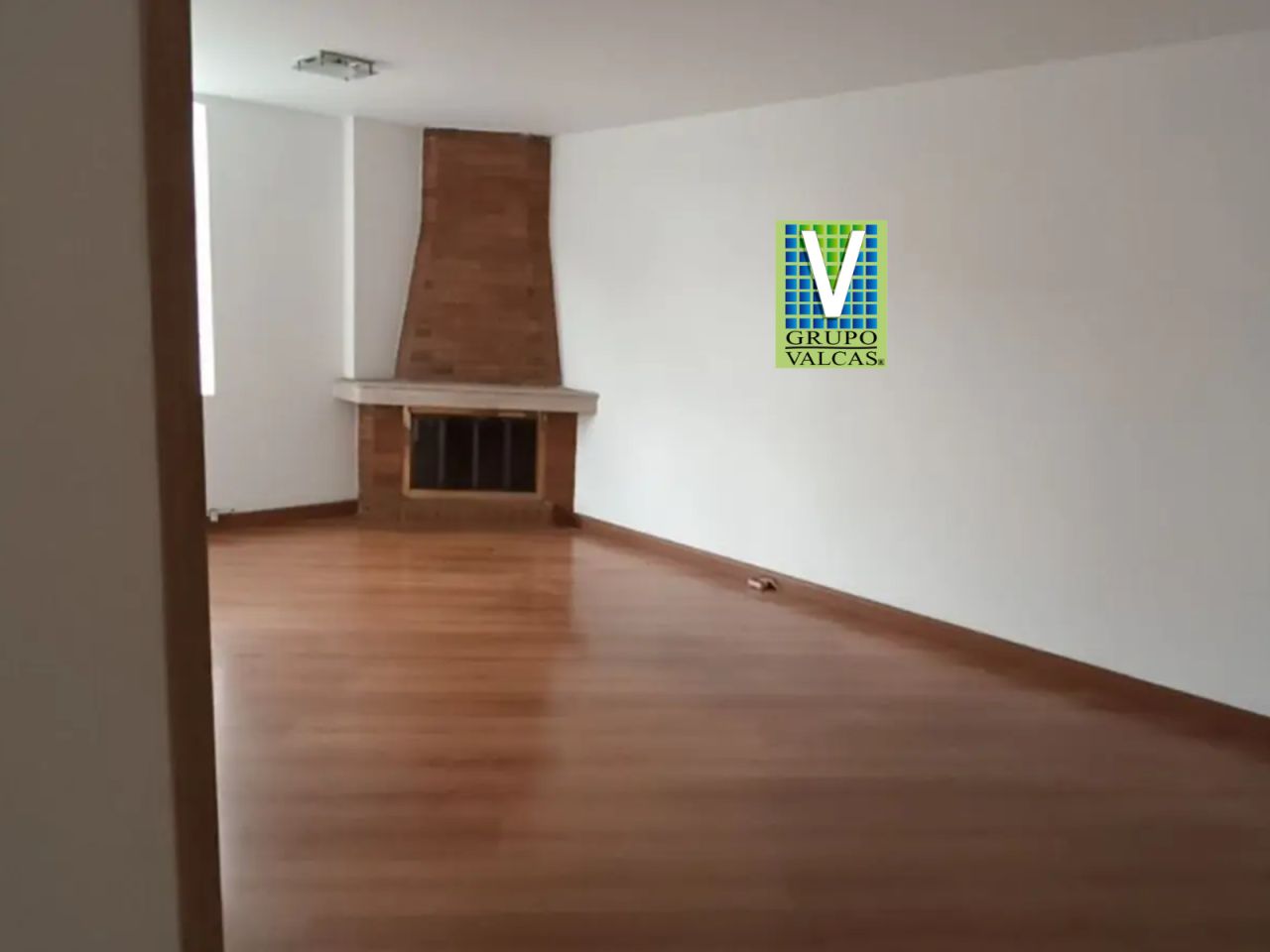 Apartamento en arriendo o venta Cundinamarca Bogotá Campin Occidental 116 m2 Habitaciones 3 Baños 2 Garajes 1 Precio venta $670000000 Precio arriendo $2800000