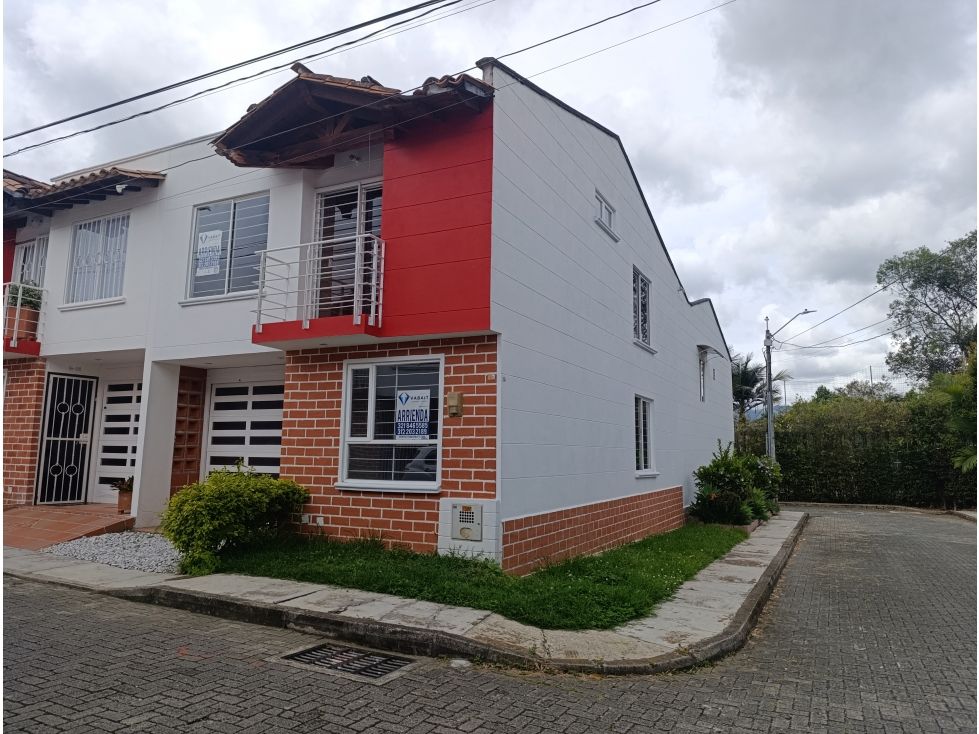 Casa en arriendo Antioquia La Ceja Payuco 120 m2 Habitaciones 3 Baños 3 Garajes 1 Precio $2400000
