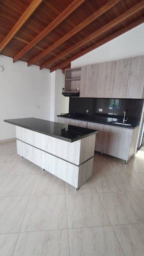 Apartamento en arriendo Antioquia Envigado Trianon 84 m2 Habitaciones 3 Baños 2 Garajes 0 Precio $2400000