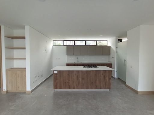 Apartamento en arriendo Antioquia Medellín El Tesoro 127 m2 Habitaciones 3 Baños 4 Garajes 2 Precio $8000000