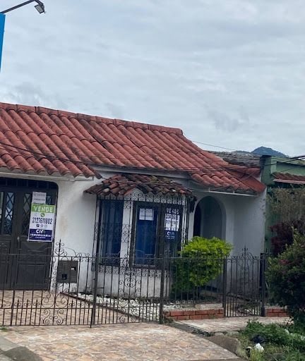 Casa en venta Risaralda Dosquebradas Santa Mónica 252 m2 Habitaciones 7 Baños 2 Garajes 1 Precio $800000000
