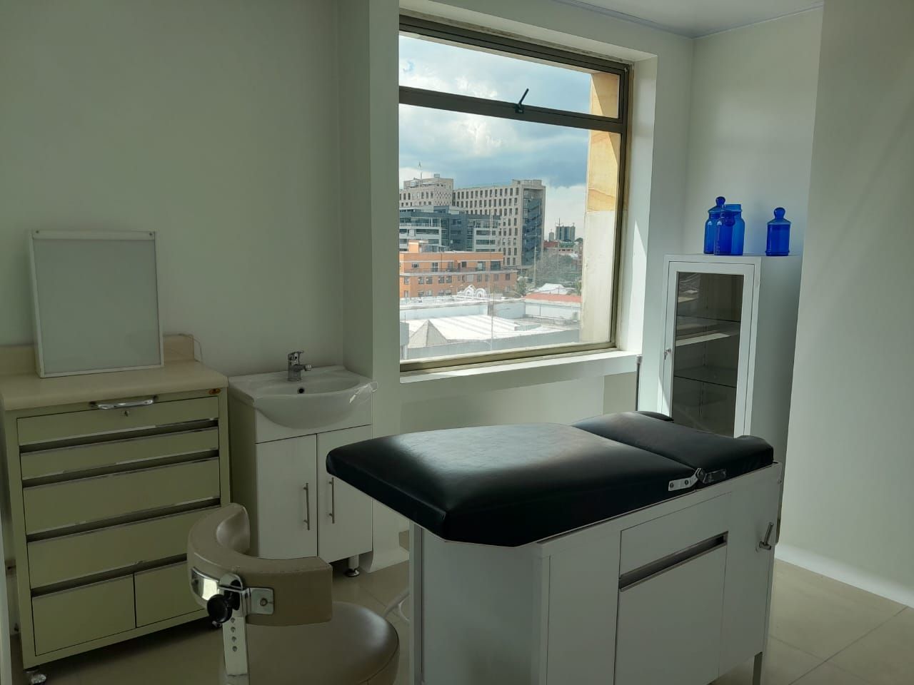 Consultorio en venta Cundinamarca Bogotá La Calleja 26 m2 Habitaciones 0 Baños 1 Garajes 1 Precio $450000000