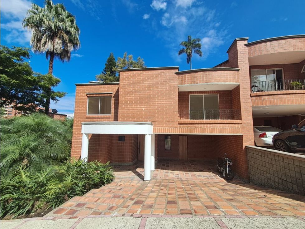 Casa en arriendo Antioquia Medellín Medellín 435 m2 Habitaciones 4 Baños 5 Garajes 2 Precio $20000000