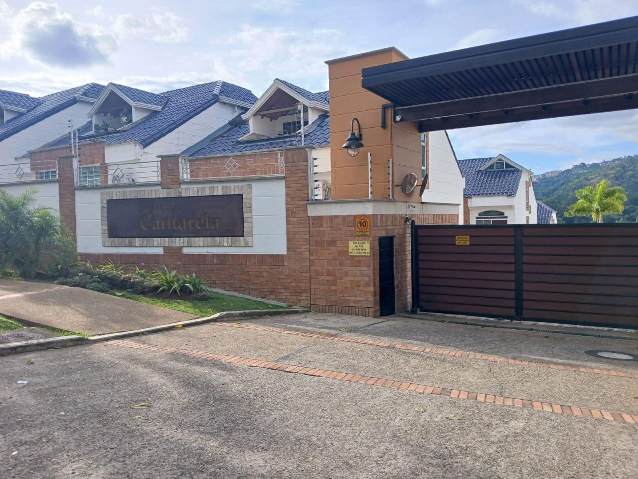 Casa en venta Santander Bucaramanga Condominio Altos De Cantarela 0 m2 Habitaciones 4 Baños 4 Garajes 1 Precio $1600000000