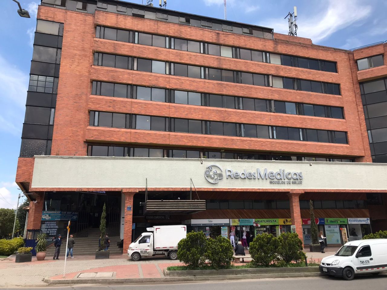 Local en venta Cundinamarca Bogotá San Patricio 6 m2 Habitaciones 0 Baños 2 Garajes 2 Precio $90000000