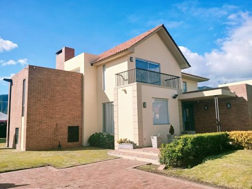 Casa en venta Cundinamarca Cajicá Vda Chuntame 982 m2 Habitaciones 4 Baños 5 Garajes 4 Precio $1375000000