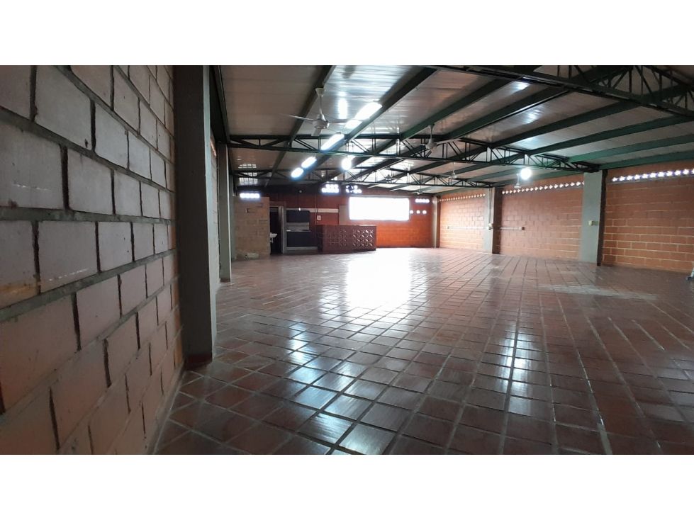 Bodega en arriendo Antioquia Envigado Loma Del Barro 280 m2 Habitaciones 0 Baños 4 Garajes 0 Precio $4800000