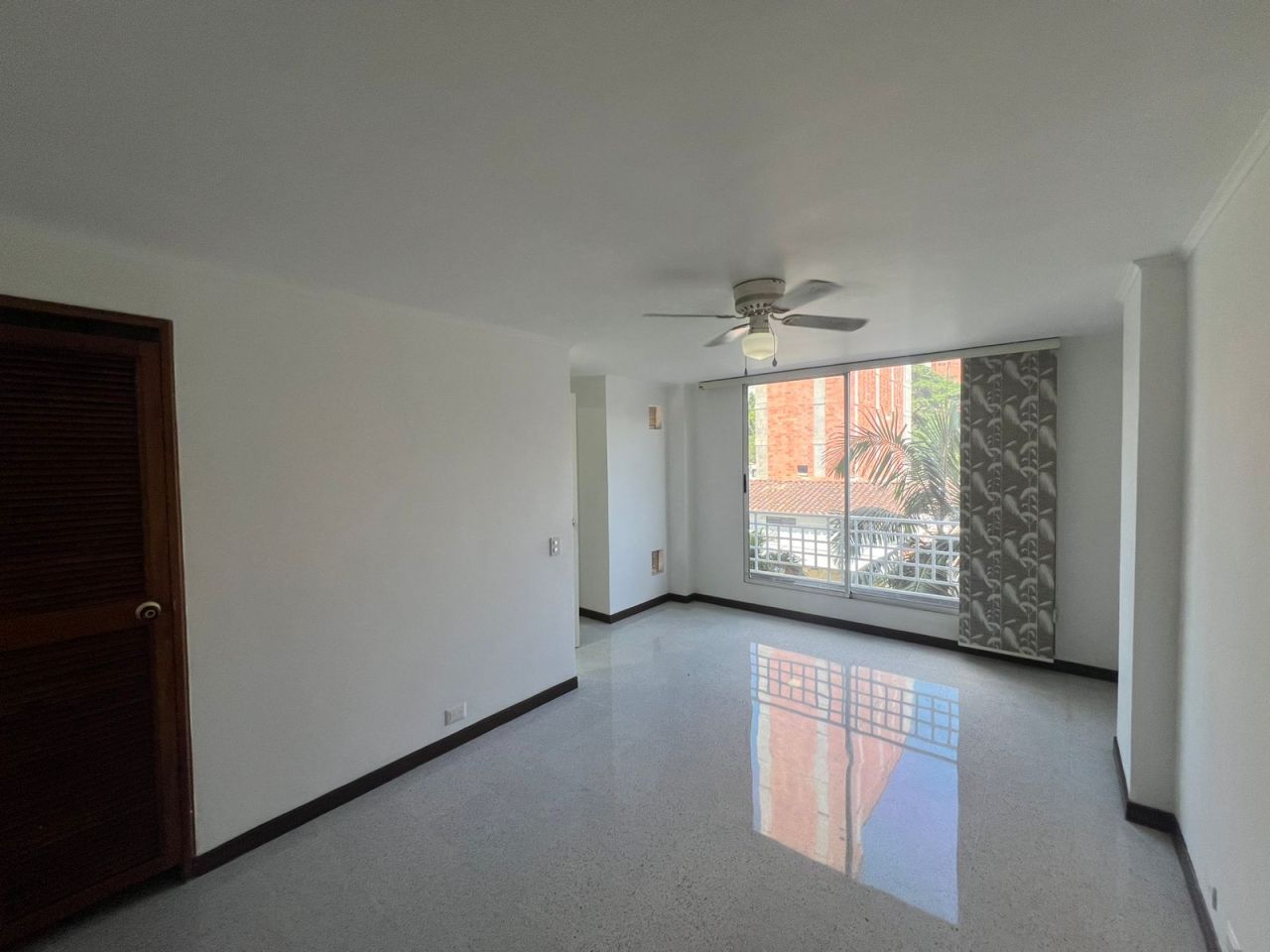 Apartaestudio en arriendo Antioquia Medellín Los Conquistadores 35 m2 Habitaciones 1 Baños 2 Garajes 1 Precio $2500000