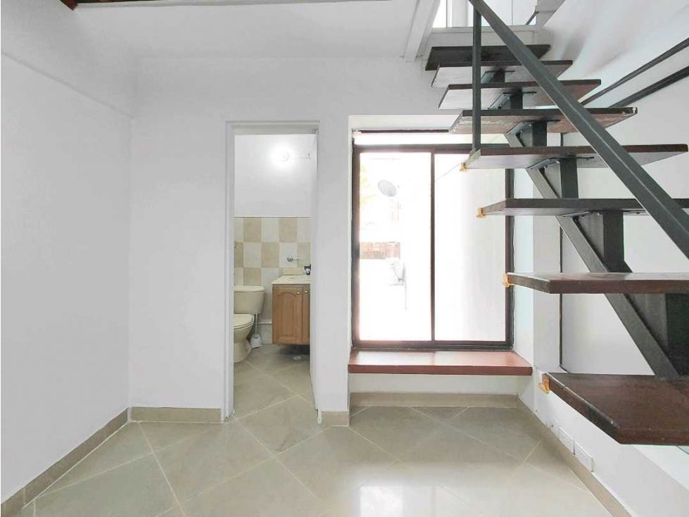 Local en arriendo Antioquia Envigado Pontevedra 20 m2 Habitaciones 0 Baños 1 Garajes 1 Precio $1950000