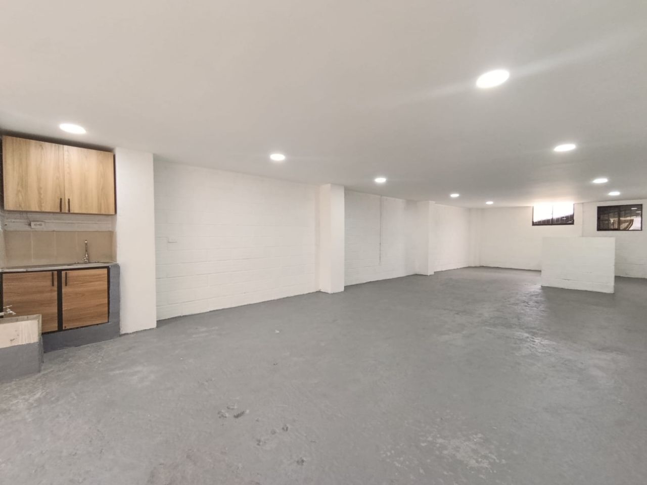 Bodega en arriendo Antioquia Itagüí Santa Maria Et I 114 m2 Habitaciones 0 Baños 2 Garajes 0 Precio $3850000