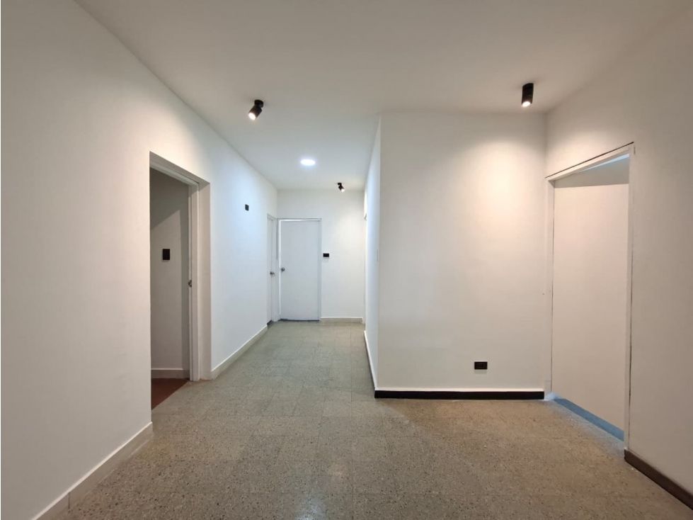 Casa en arriendo Antioquia Medellín Los Colores 100 m2 Habitaciones 6 Baños 2 Garajes 0 Precio $3000000