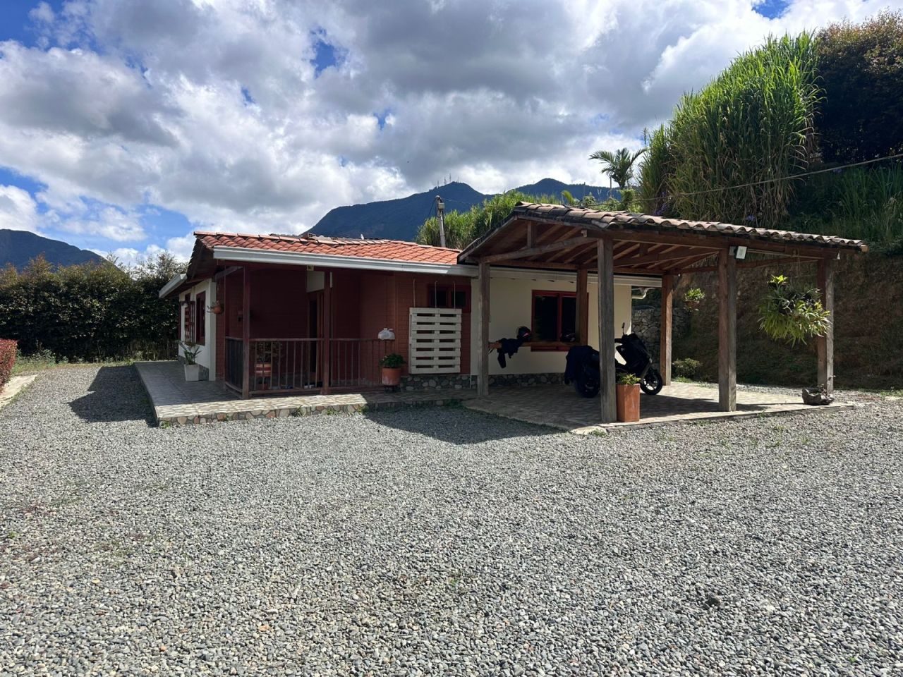 Casa Campestre en arriendo Antioquia Medellín Calle Nueva 110 m2 Habitaciones 3 Baños 2 Garajes 1 Precio $2600000