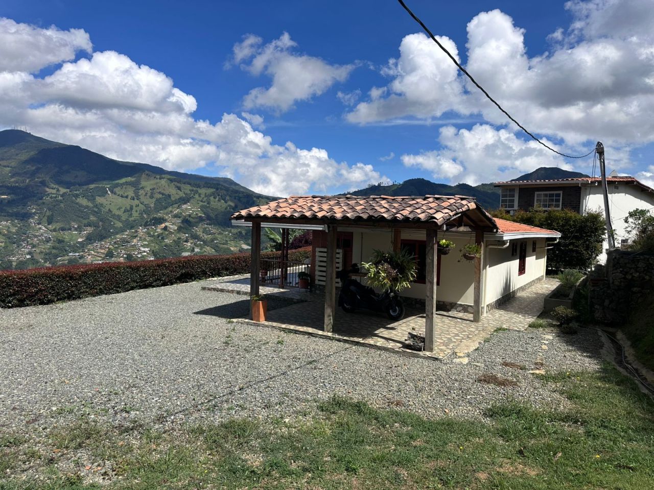 Casa Campestre en arriendo Antioquia Medellín Calle Nueva 110 m2 Habitaciones 3 Baños 2 Garajes 1 Precio $2600000