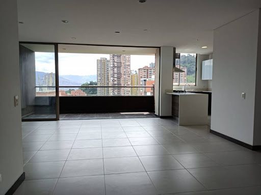 Apartamento en arriendo Antioquia Medellín La Linde 140 m2 Habitaciones 3 Baños 4 Garajes 2 Precio $6900000