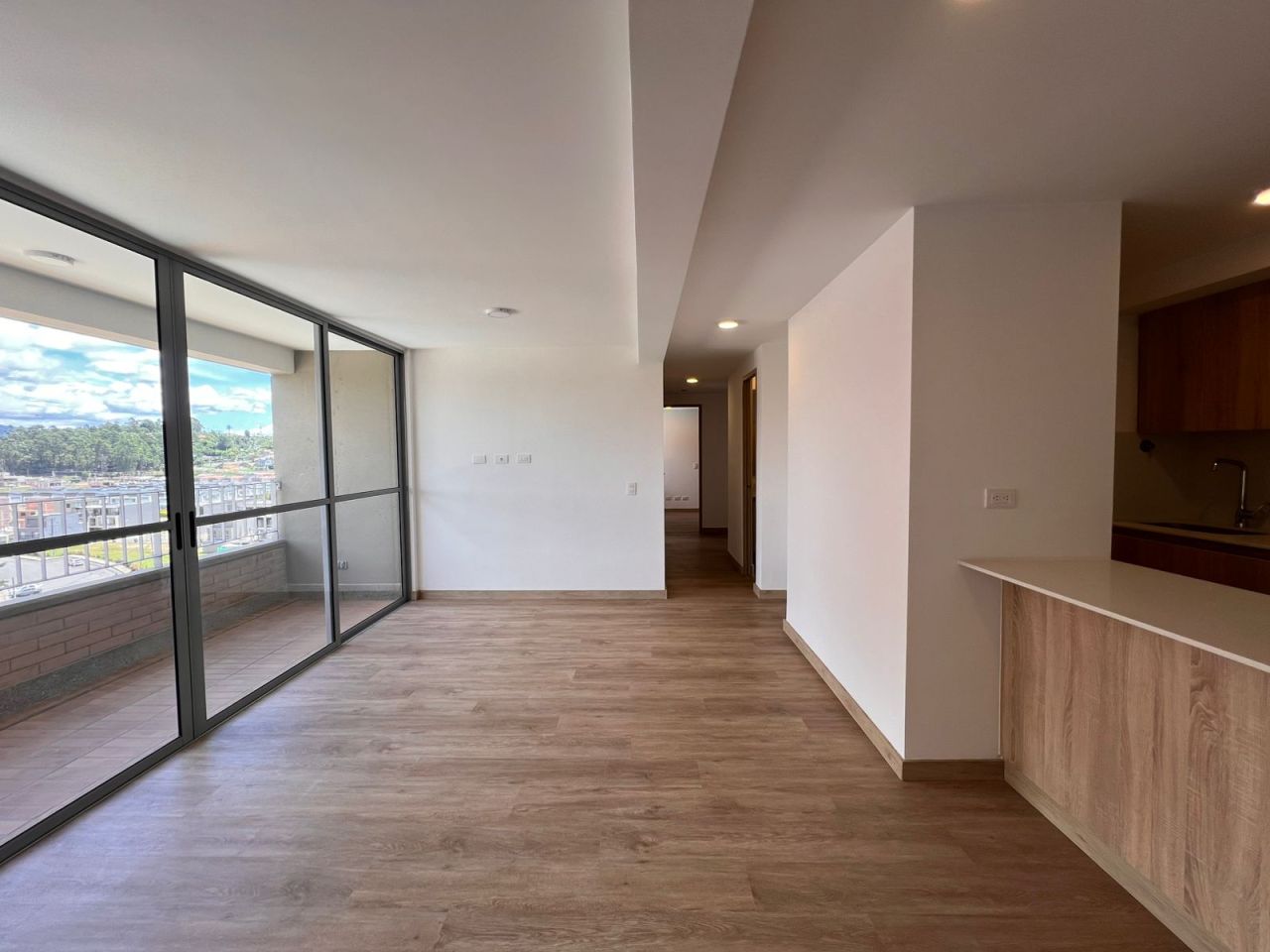 Apartamento en arriendo o venta Antioquia Rionegro Cuatro Esquinas 76 m2 Habitaciones 3 Baños 2 Garajes 1 Precio venta $620000000 Precio arriendo $3250000