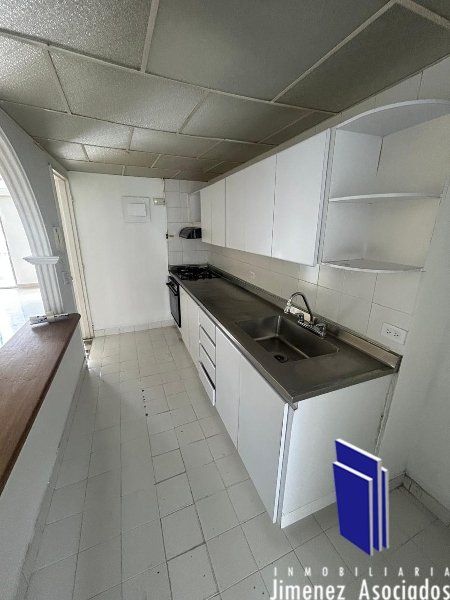 Apartamento en arriendo Antioquia Medellín Los Colores 130 m2 Habitaciones 3 Baños 3 Garajes 2 Precio $3800000