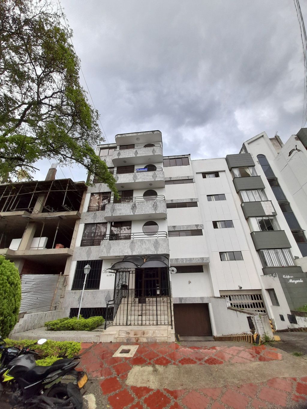 Apartamento en arriendo Valle Del Cauca Cali El Ingenio 120 m2 Habitaciones 3 Baños 3 Garajes 1 Precio $2200000