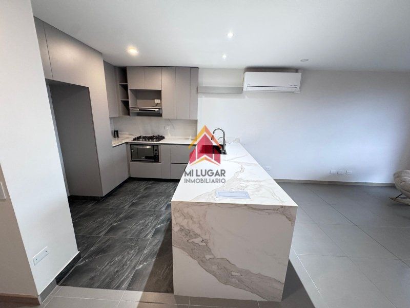 Apartamento en arriendo Antioquia Envigado Zona Centro 100 m2 Habitaciones 3 Baños 2 Garajes 2 Precio $6500000