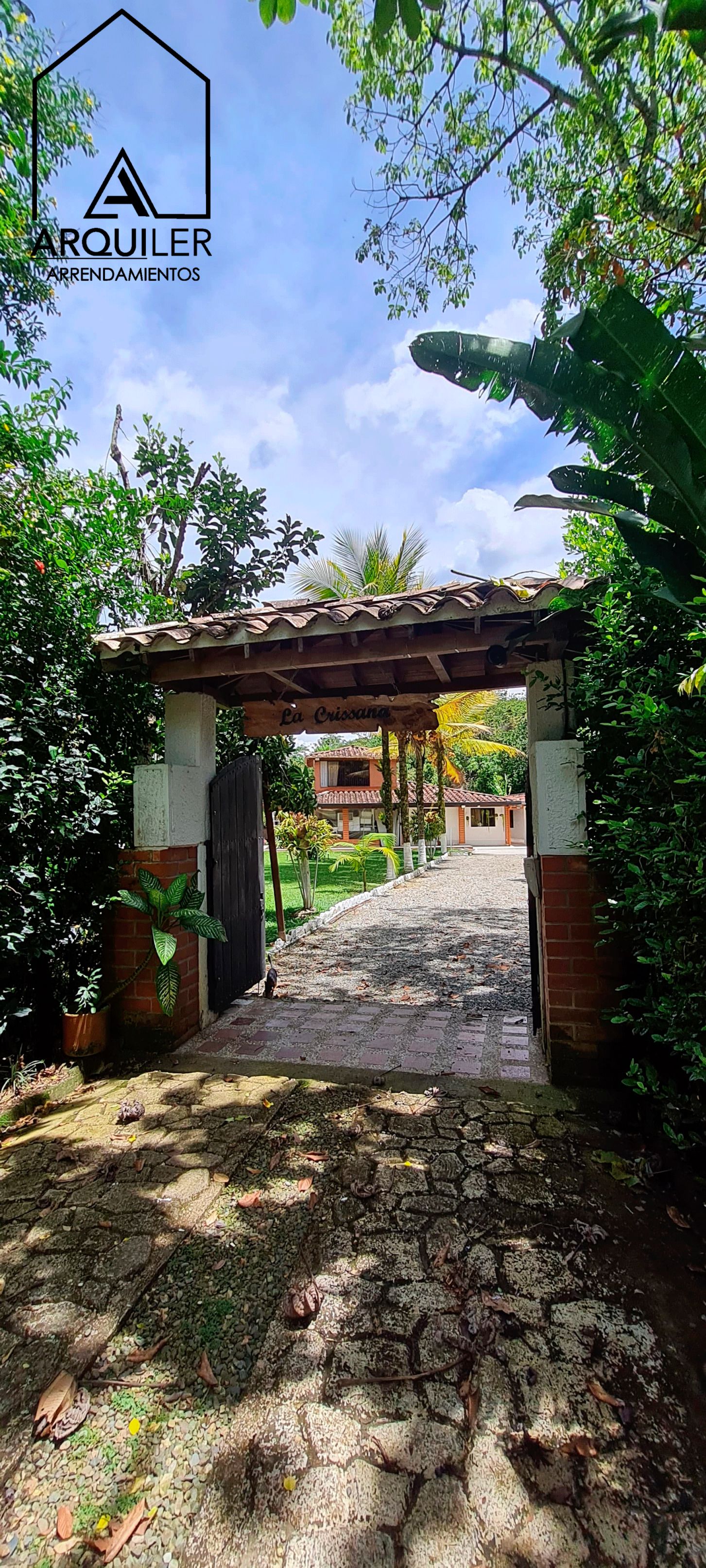 Finca en venta Antioquia Barbosa Asd 200 m2 Habitaciones 4 Baños 4 Garajes 3 Precio $1200000000