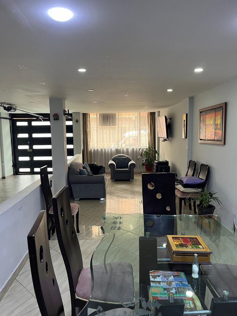 Casa en venta Cundinamarca Bogotá Santander Sur 480 m2 Habitaciones 6 Baños 3 Garajes 3 Precio $890000000